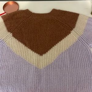 Cutest fall sweater!!!! Lightweight light purple/brown/white mix 😍🤗